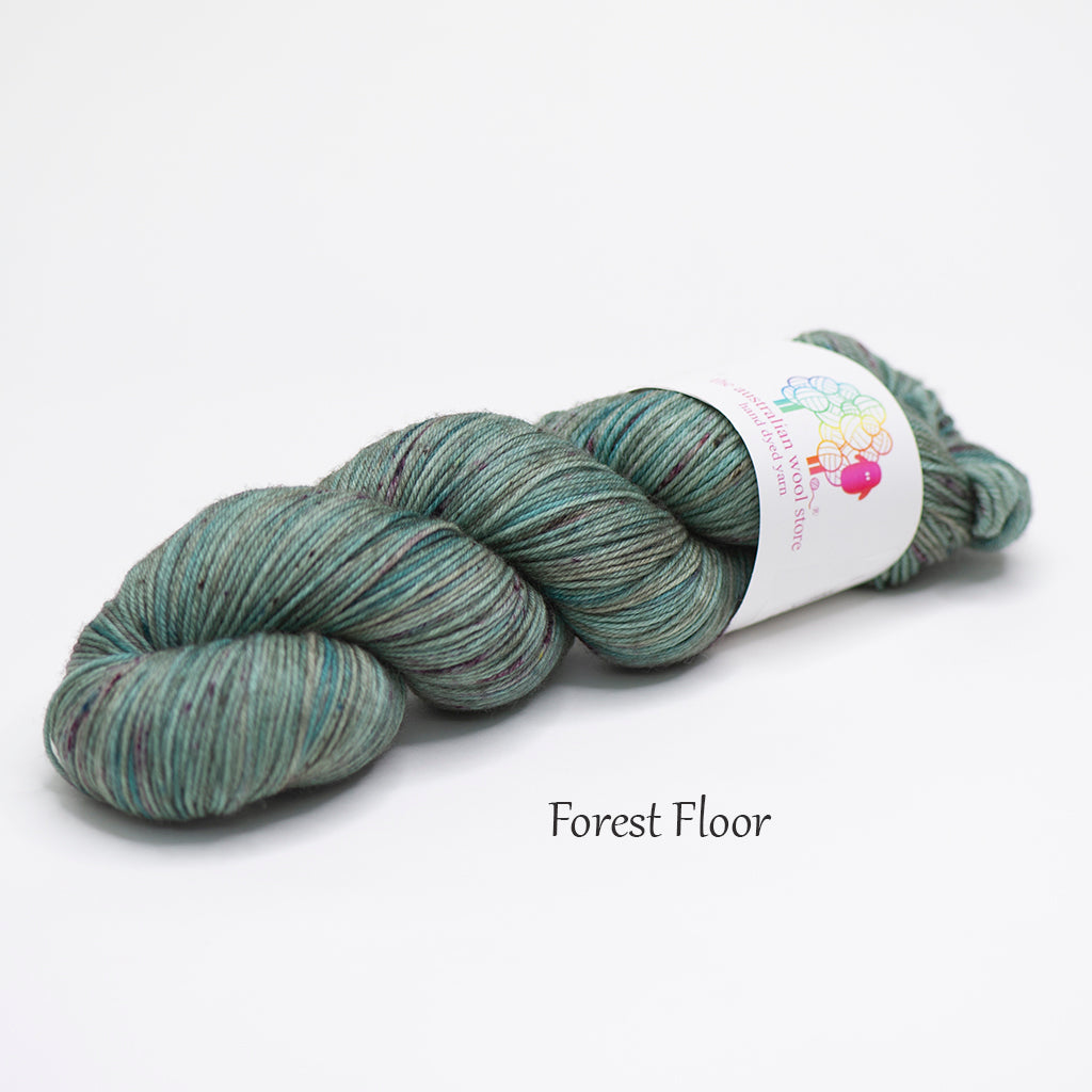 4ply/Fingering weight 75% Superwash Merino / 25% Nylon, 100g skein, 400m
